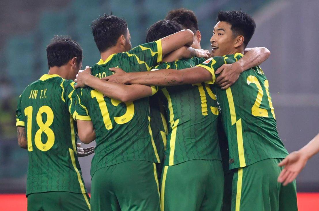 哈希体育入口 -赛地聚焦：欧联今晚热度飙升，北京国安单刀错失，引发热议，资深球员宣示担当(北京国安绝杀)