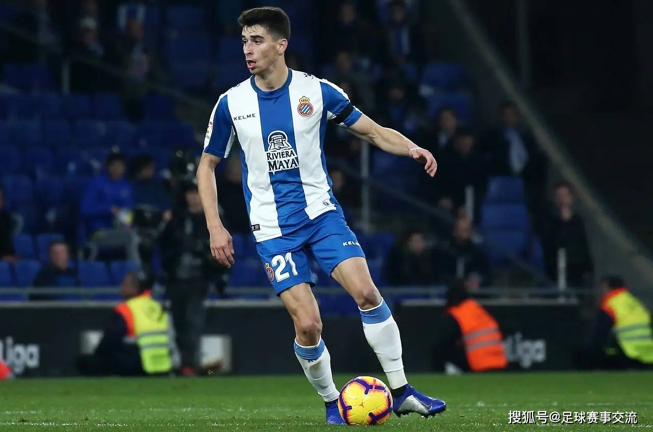 这也行？今晨巴塞罗那调整名单以备CBA季后赛本菲卡赛后战术微调，比利亚雷亚尔完成体检备战亚冠的简单介绍